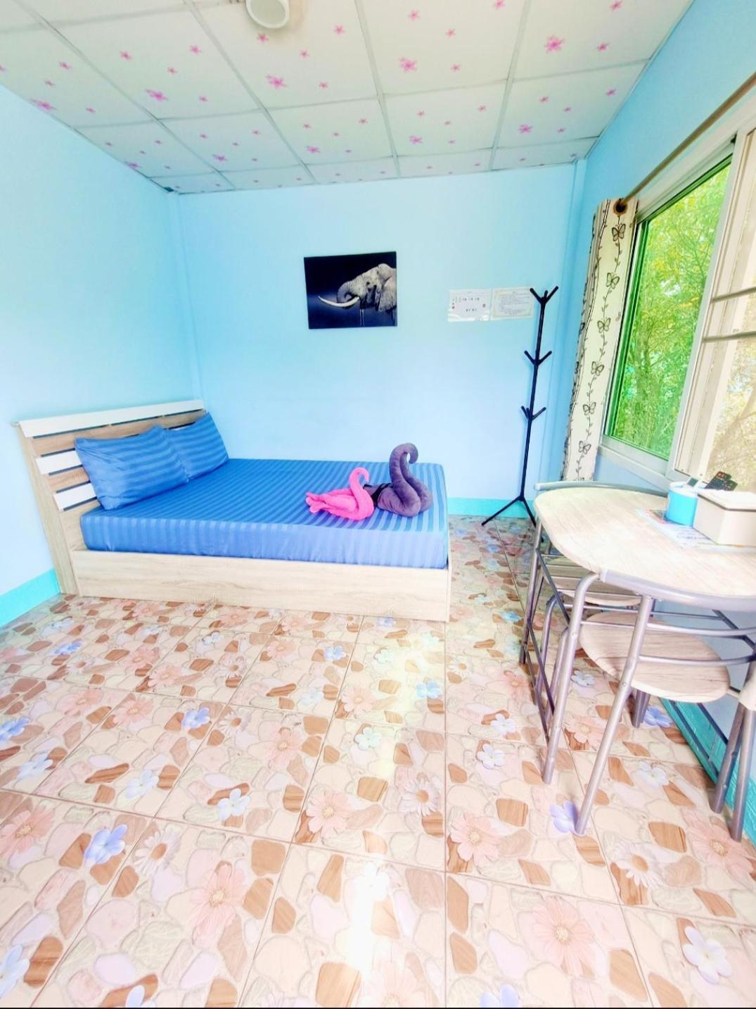 In Love Resort Chai Nat Zimmer foto